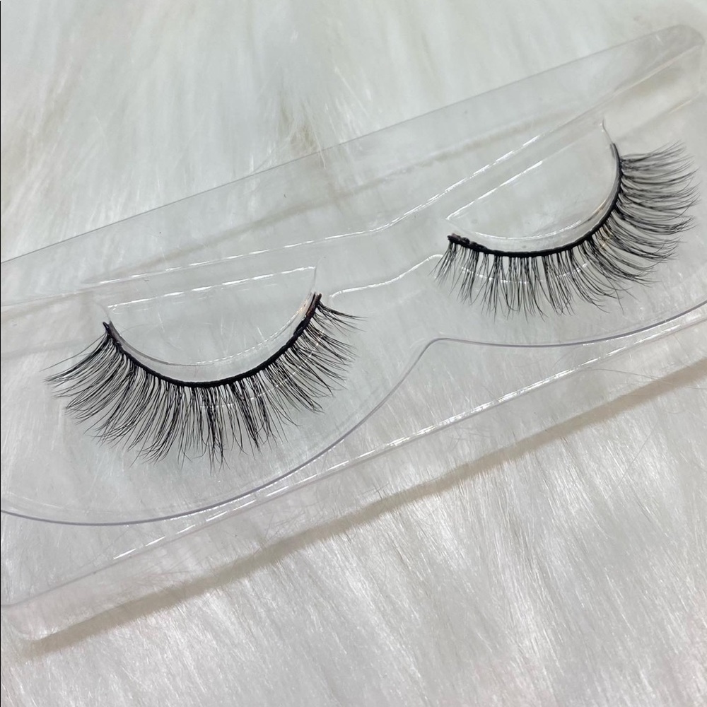 Lashes- Style: Darling